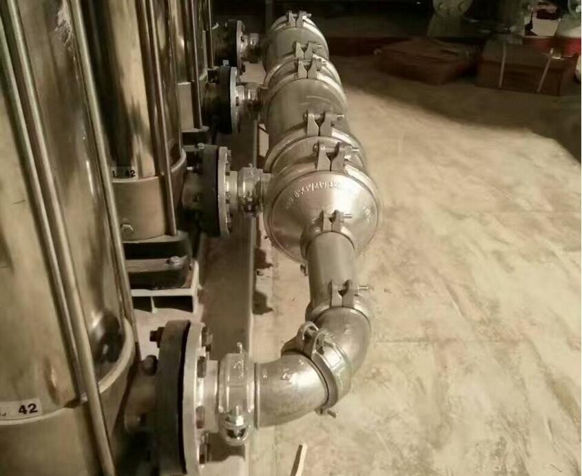 生活饮用水二次加压水箱房使用沟槽管件连接设计